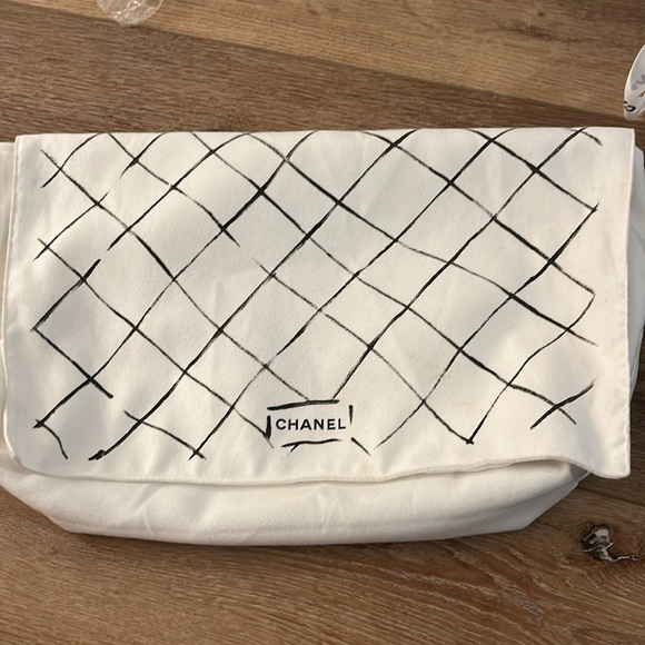 Chanel Jumbo Classic Flap - Picture 10 of 12